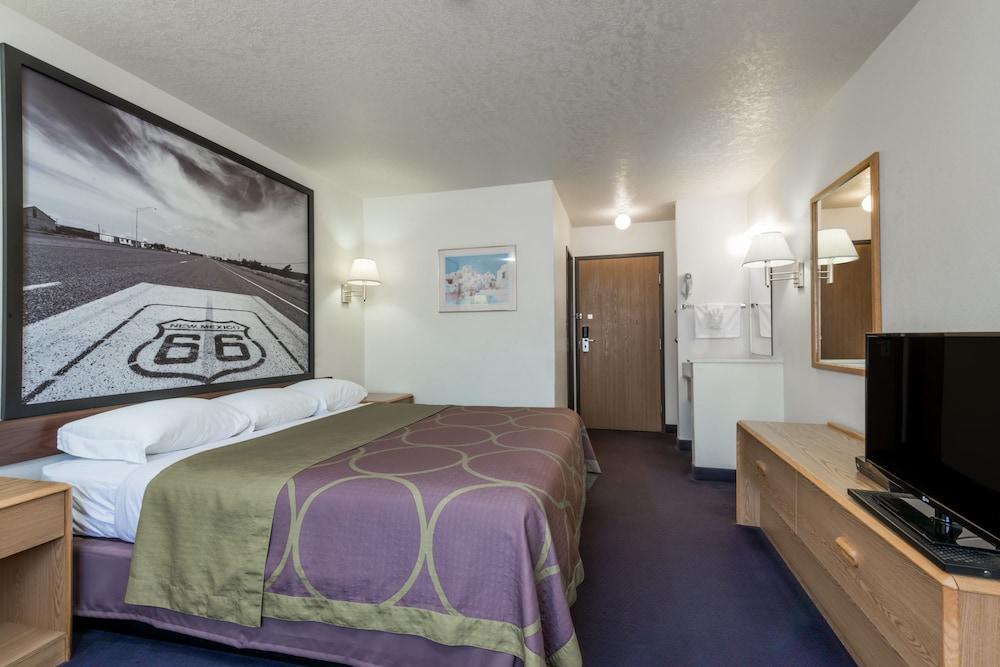 Quality Inn & Suites Albuquerque North Near Balloon Fiesta Park Exterior photo
