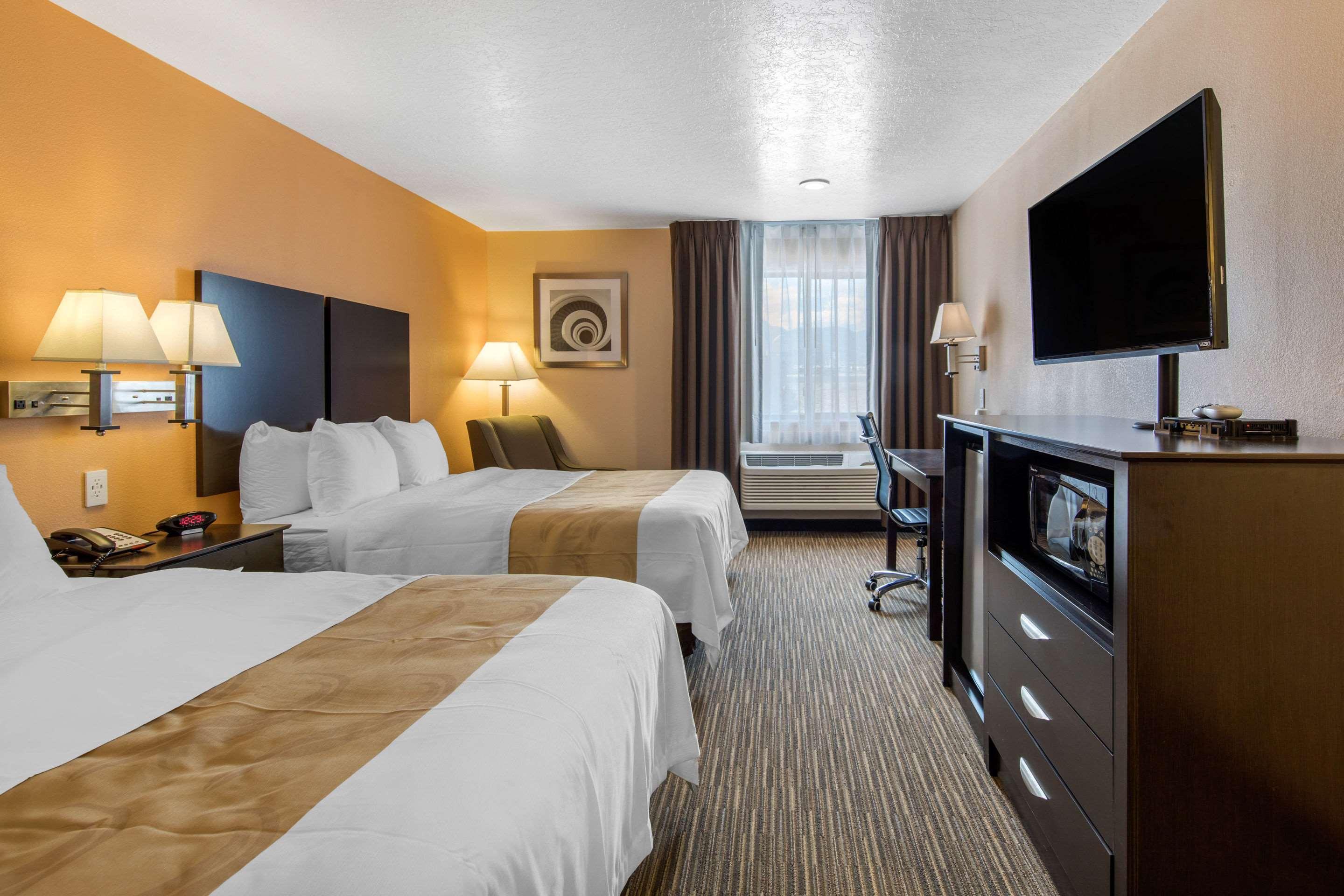 Quality Inn & Suites Albuquerque North Near Balloon Fiesta Park Exterior photo