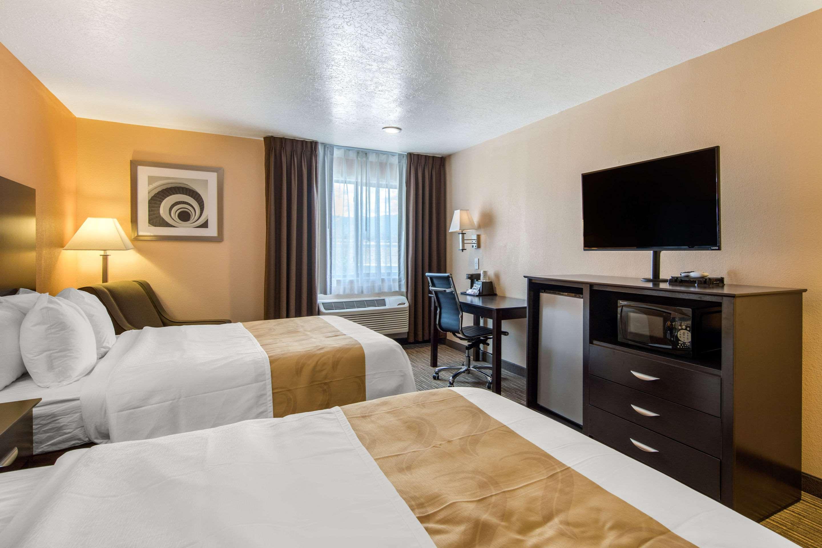 Quality Inn & Suites Albuquerque North Near Balloon Fiesta Park Exterior photo