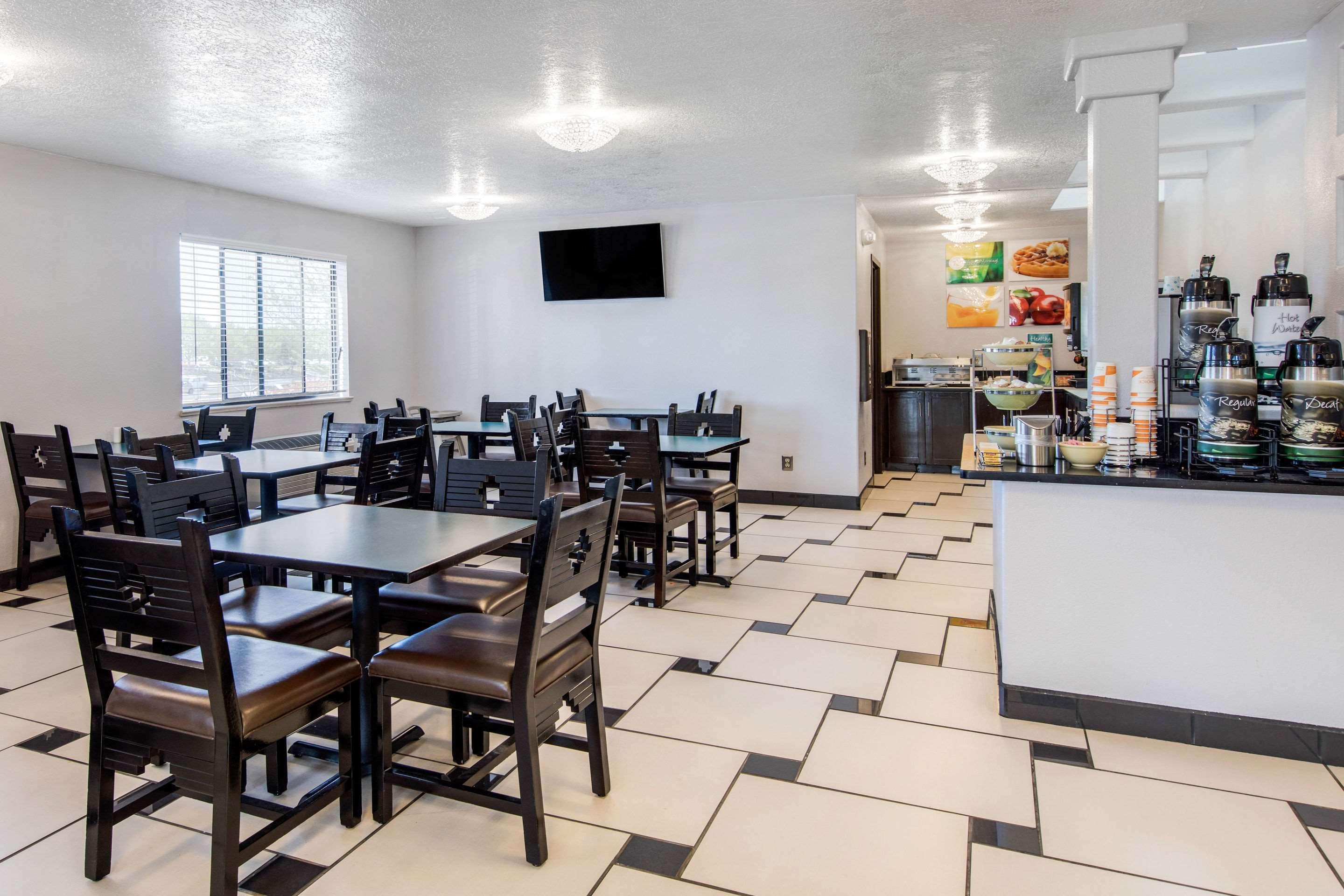 Quality Inn & Suites Albuquerque North Near Balloon Fiesta Park Exterior photo