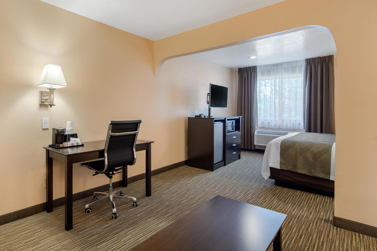 Quality Inn & Suites Albuquerque North Near Balloon Fiesta Park Exterior photo